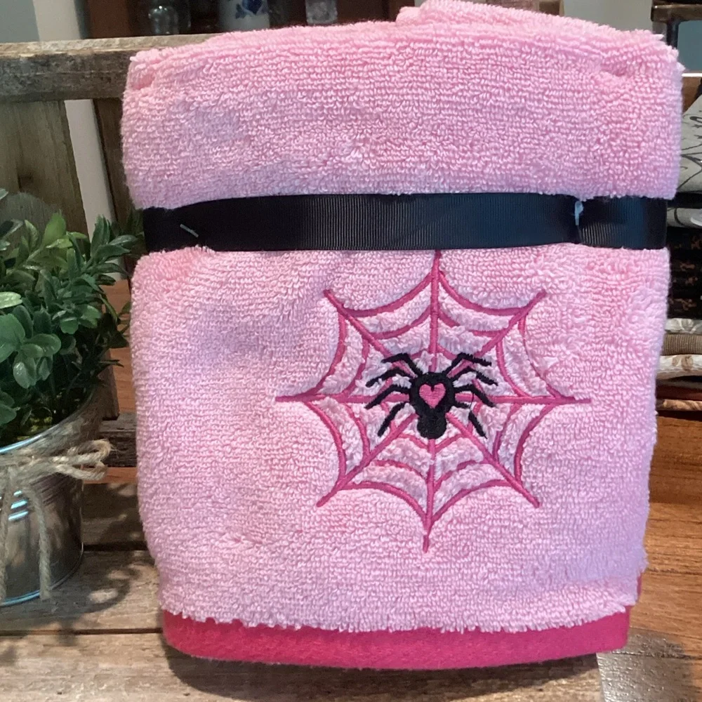 Betsey Johnson Halloween Hand Towel Set. Set of 2.